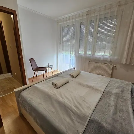 Petibo - Grove - Free Parking In Garage Apartament *