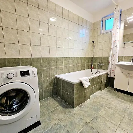 Petibo - Grove - Free Parking In Garage