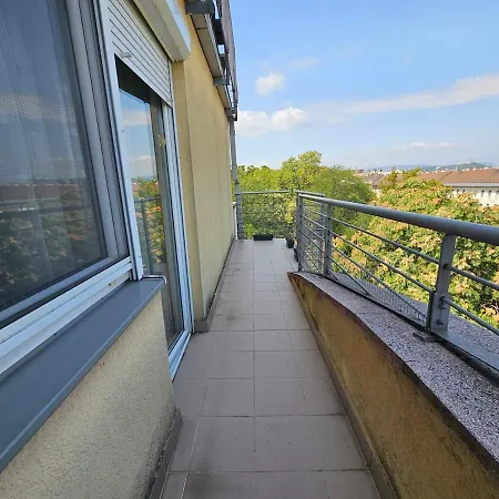 Petibo - Grove - Free Parking In Garage Budapesta